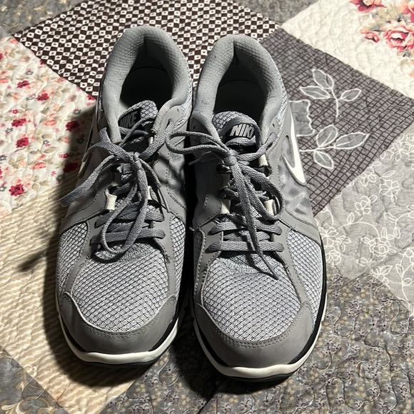 Nikes for sale! - Picture 2 of 6